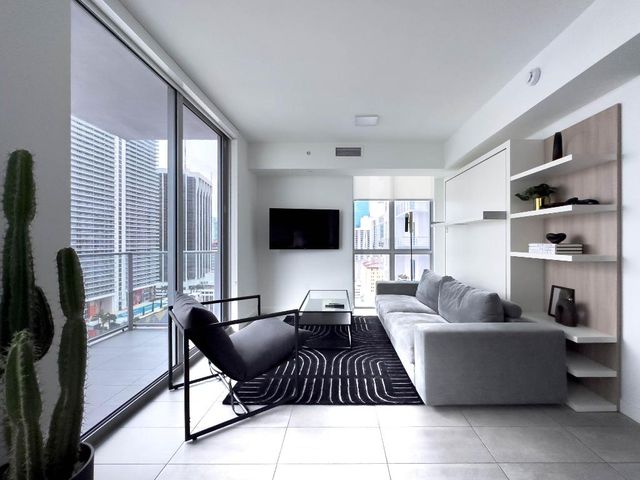 227 NE 2nd Street 2400, Miami, FL 33132