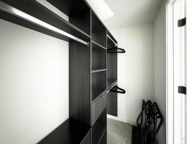 227 NE 2nd Street 2400, Miami, FL 33132