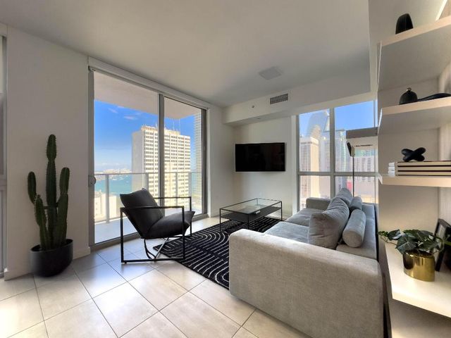 227 NE 2nd Street 2400, Miami, FL 33132