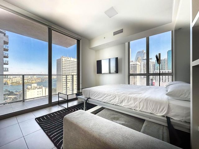 227 NE 2nd Street 2400, Miami, FL 33132