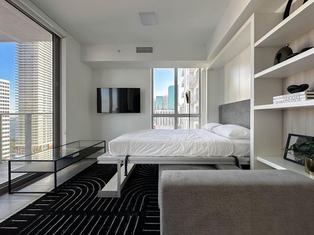 227 NE 2nd Street 2400, Miami, FL 33132