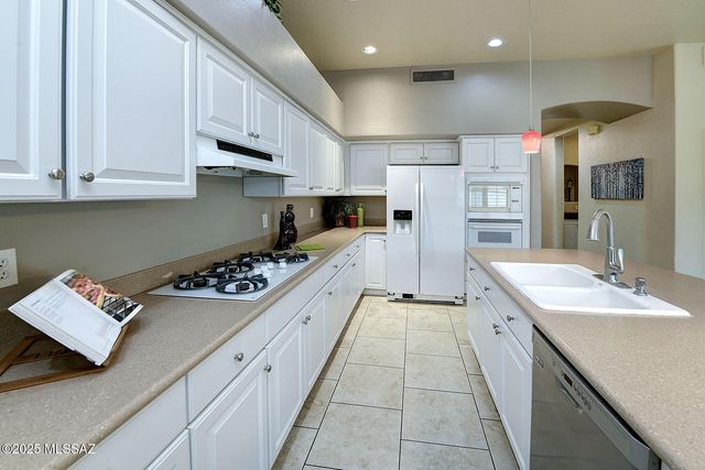 2145 N Water View Court, Tucson, AZ 85749