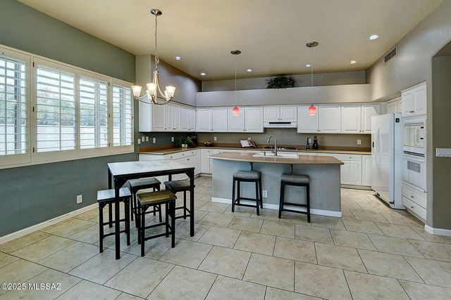 2145 N Water View Court, Tucson, AZ 85749