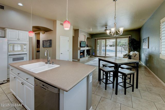 2145 N Water View Court, Tucson, AZ 85749