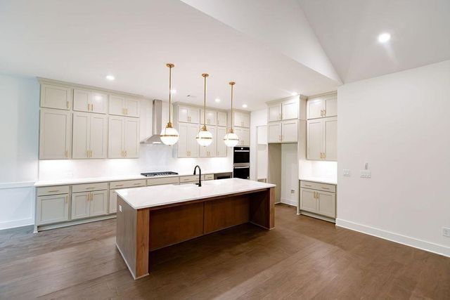 8420 Creekside Overlook Drive, Gainesville, GA 30506