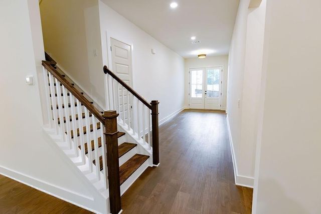 8420 Creekside Overlook Drive, Gainesville, GA 30506