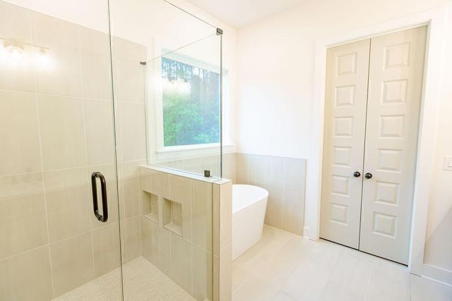 8420 Creekside Overlook Drive, Gainesville, GA 30506