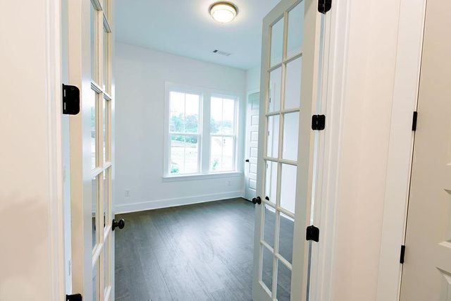8420 Creekside Overlook Drive, Gainesville, GA 30506