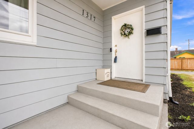 1317 47th Avenue E, Fife, WA 98424