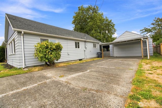 1317 47th Avenue E, Fife, WA 98424