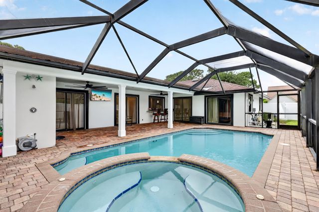 4831 Dorchester Mews, Haverhill, FL 33415