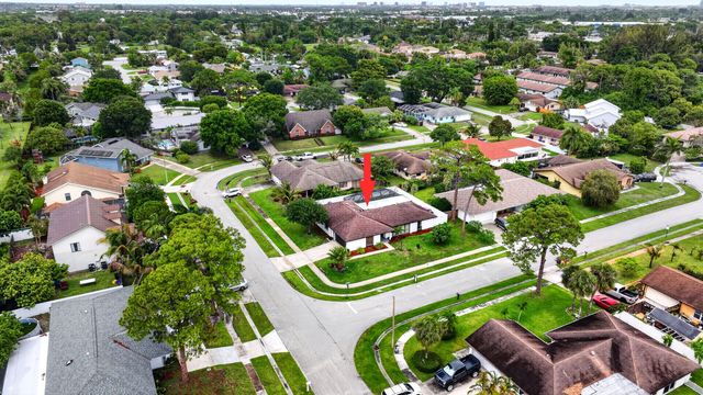 4831 Dorchester Mews, Haverhill, FL 33415