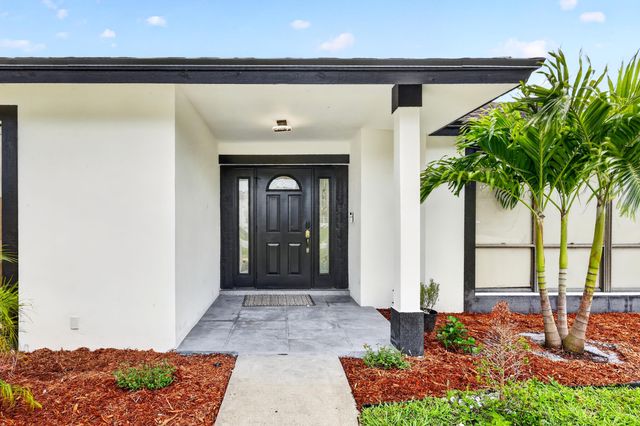 4831 Dorchester Mews, Haverhill, FL 33415