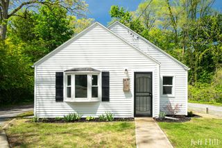 3637 Colonial Avenue, Grand Rapids, MI 49525