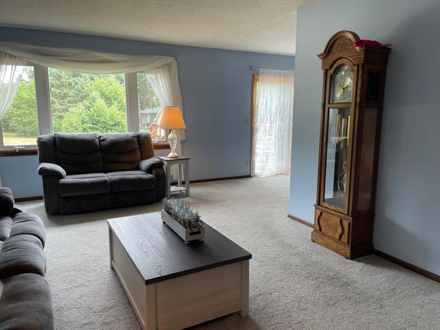 8946 72nd Street S, Cottage Grove, MN 55016