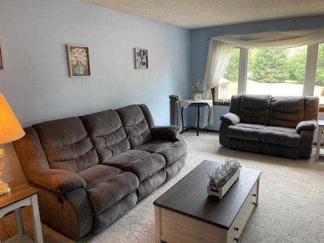8946 72nd Street S, Cottage Grove, MN 55016