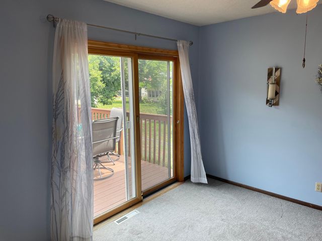 8946 72nd Street S, Cottage Grove, MN 55016
