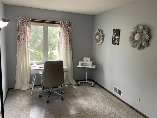 8946 72nd Street S, Cottage Grove, MN 55016
