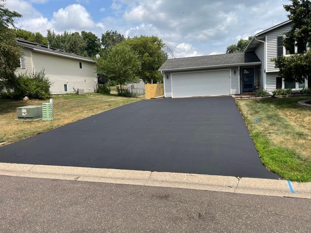 8946 72nd Street S, Cottage Grove, MN 55016