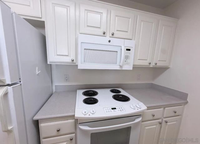 5726 La Jolla Blvd 207, La Jolla, CA 92037