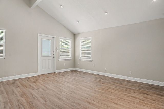 5907 Old Barn Drive, Arlington, TX 76016