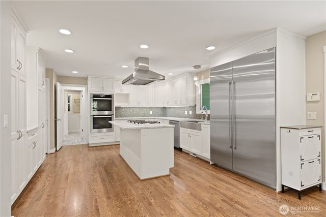 3500 NE 162nd Street, Lake Forest Park, WA 98155