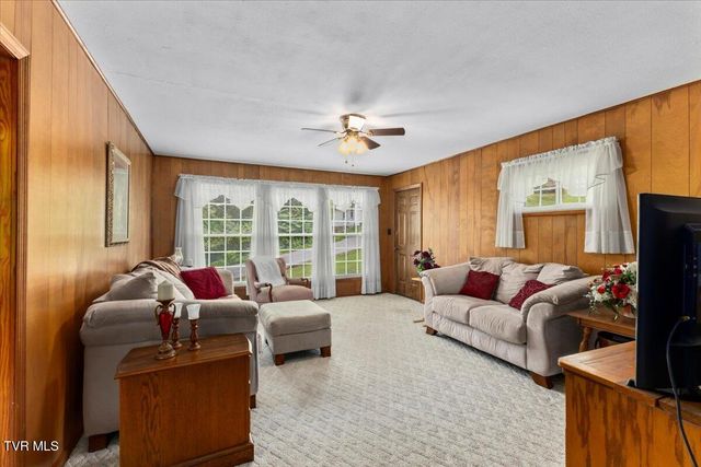 1050 Cooper Street, Kingsport, TN 37665