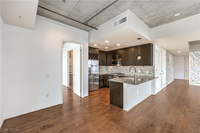 353 East Bonneville Avenue 1104, Las Vegas, NV 89101