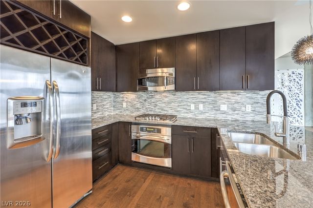 353 East Bonneville Avenue 1104, Las Vegas, NV 89101