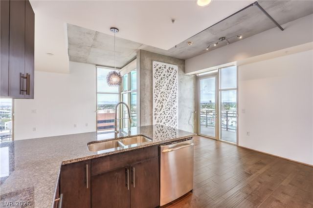 353 East Bonneville Avenue 1104, Las Vegas, NV 89101