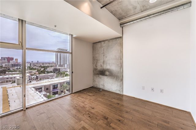 353 East Bonneville Avenue 1104, Las Vegas, NV 89101