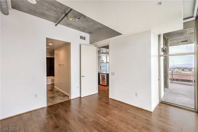 353 East Bonneville Avenue 1104, Las Vegas, NV 89101