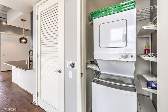 353 East Bonneville Avenue 1104, Las Vegas, NV 89101