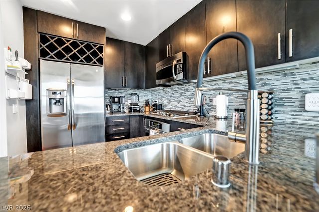 353 East Bonneville Avenue 1104, Las Vegas, NV 89101