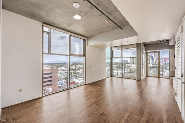 353 East Bonneville Avenue 1104, Las Vegas, NV 89101