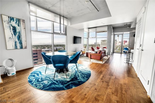 353 East Bonneville Avenue 1104, Las Vegas, NV 89101