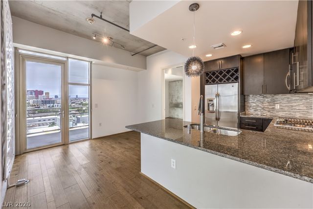 353 East Bonneville Avenue 1104, Las Vegas, NV 89101
