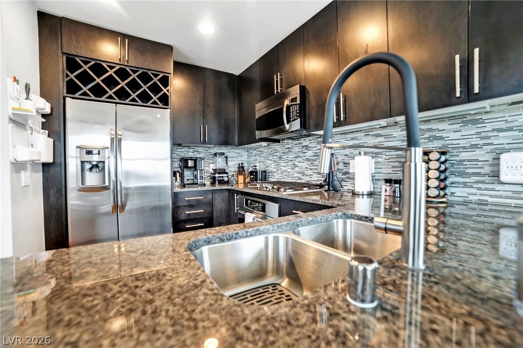353 East Bonneville Avenue 1104, Las Vegas, NV 89101 — photo 4