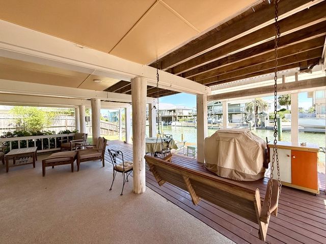 30 Flamingo Road, Rockport, TX 78382