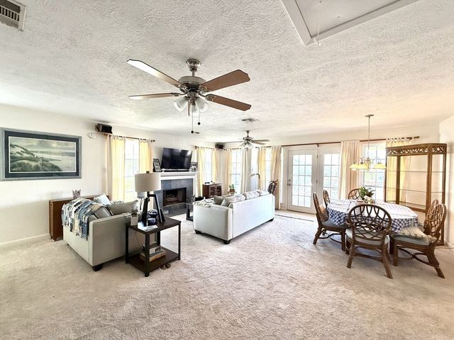 30 Flamingo Road, Rockport, TX 78382
