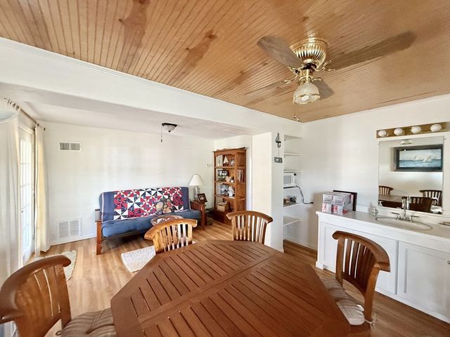 30 Flamingo Road, Rockport, TX 78382