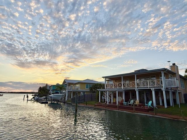 30 Flamingo Road, Rockport, TX 78382