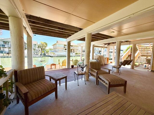 30 Flamingo Road, Rockport, TX 78382