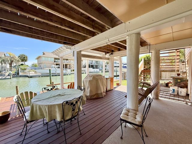 30 Flamingo Road, Rockport, TX 78382