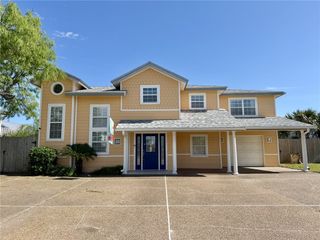 30 Flamingo Road, Rockport, TX 78382