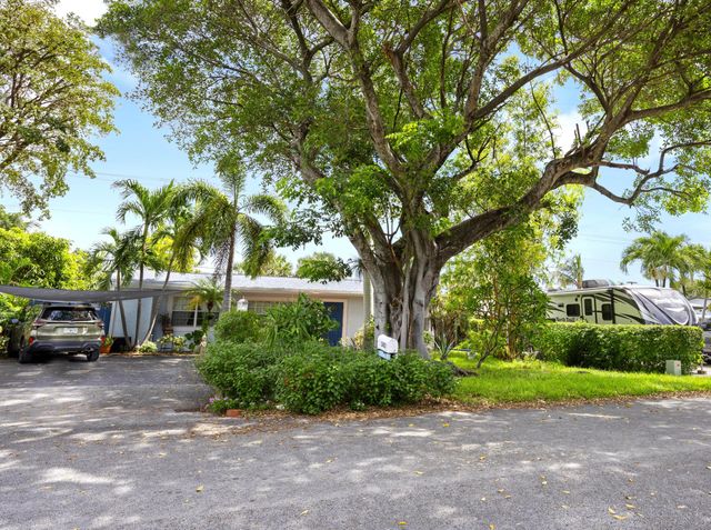 1427 NE 30th Street, Pompano Beach, FL 33064