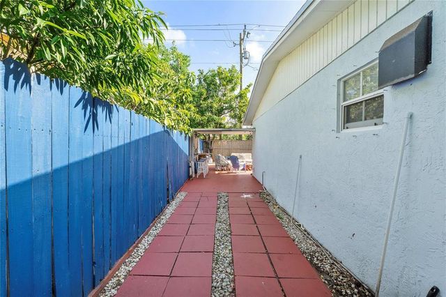 1427 NE 30th Street, Pompano Beach, FL 33064
