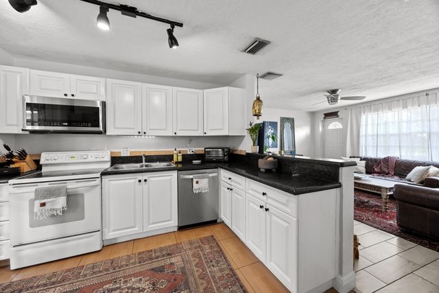 1427 NE 30th Street, Pompano Beach, FL 33064