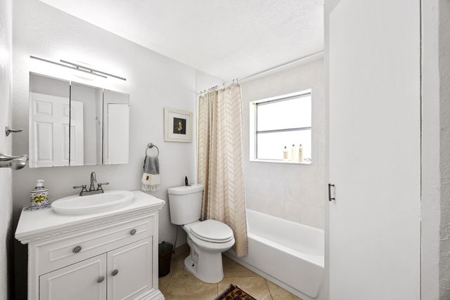 1427 NE 30th Street, Pompano Beach, FL 33064