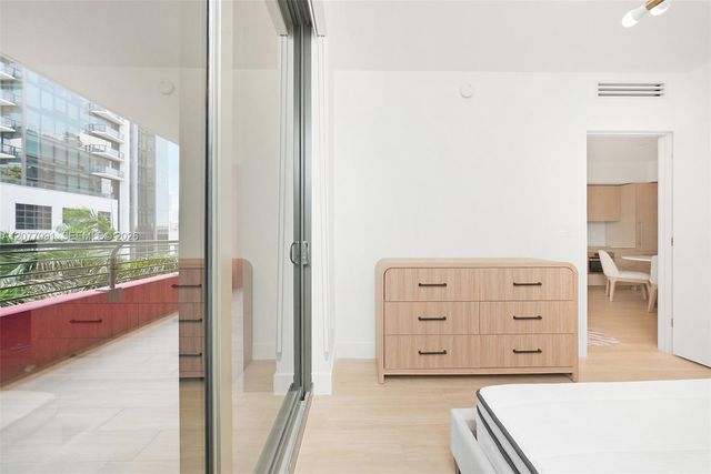 90 NE 32nd 411, Miami, FL 33137